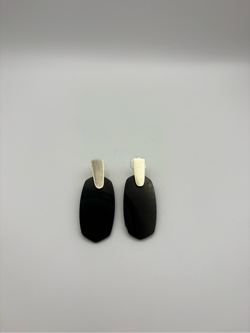 Kendra Scott Aragon Drop Earrings Black & Gold Oval Shape **Read Description